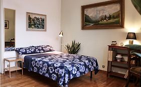 Lili House